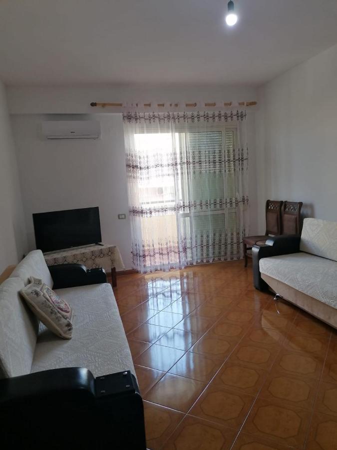 Appartamento Incantevole Con Posto Auto Privato Vlore Exterior photo
